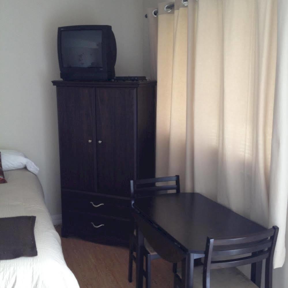 Motel De L'Anse Port-Daniel Bagian luar foto