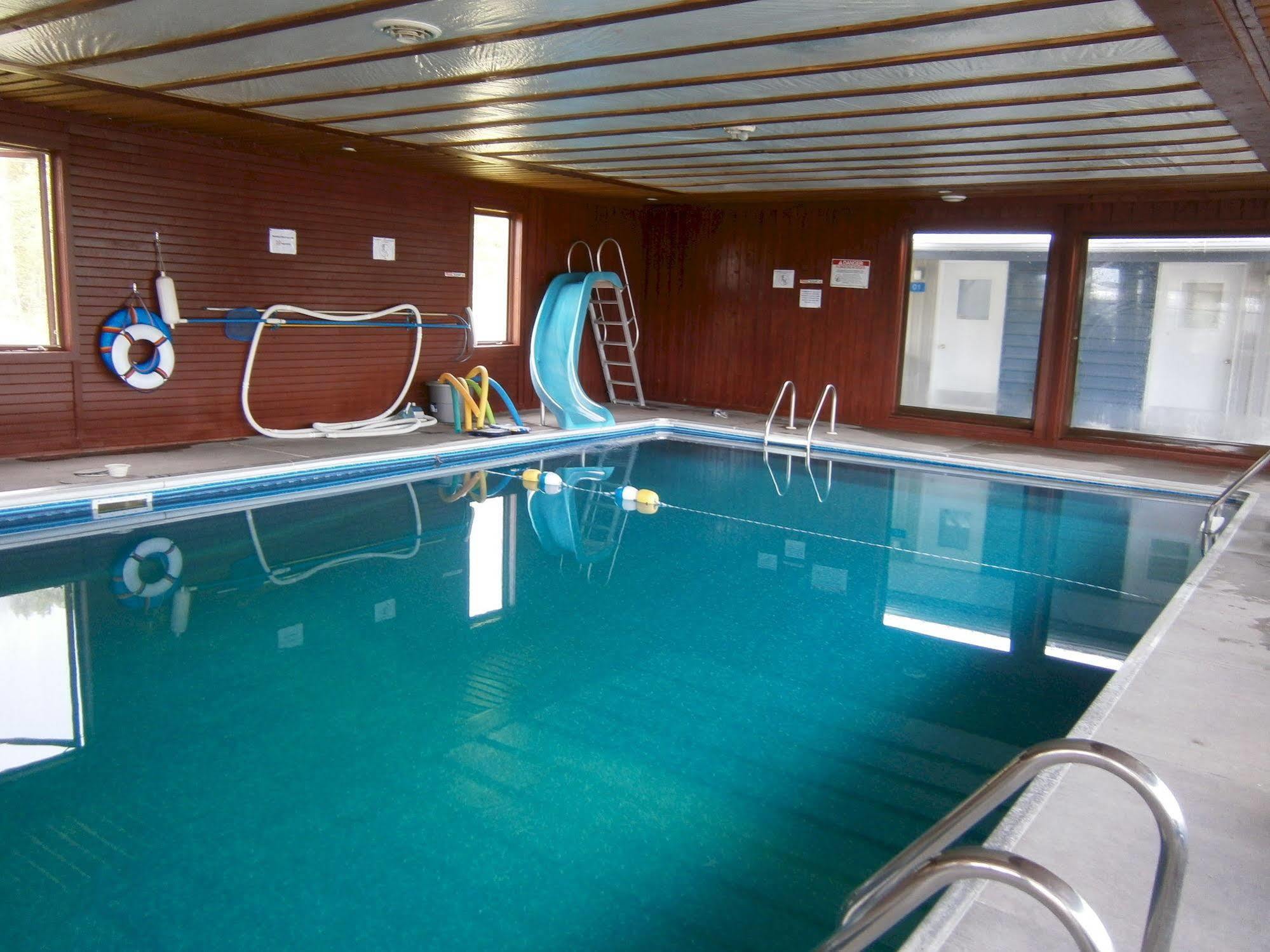 Motel De L'Anse Port-Daniel Bagian luar foto