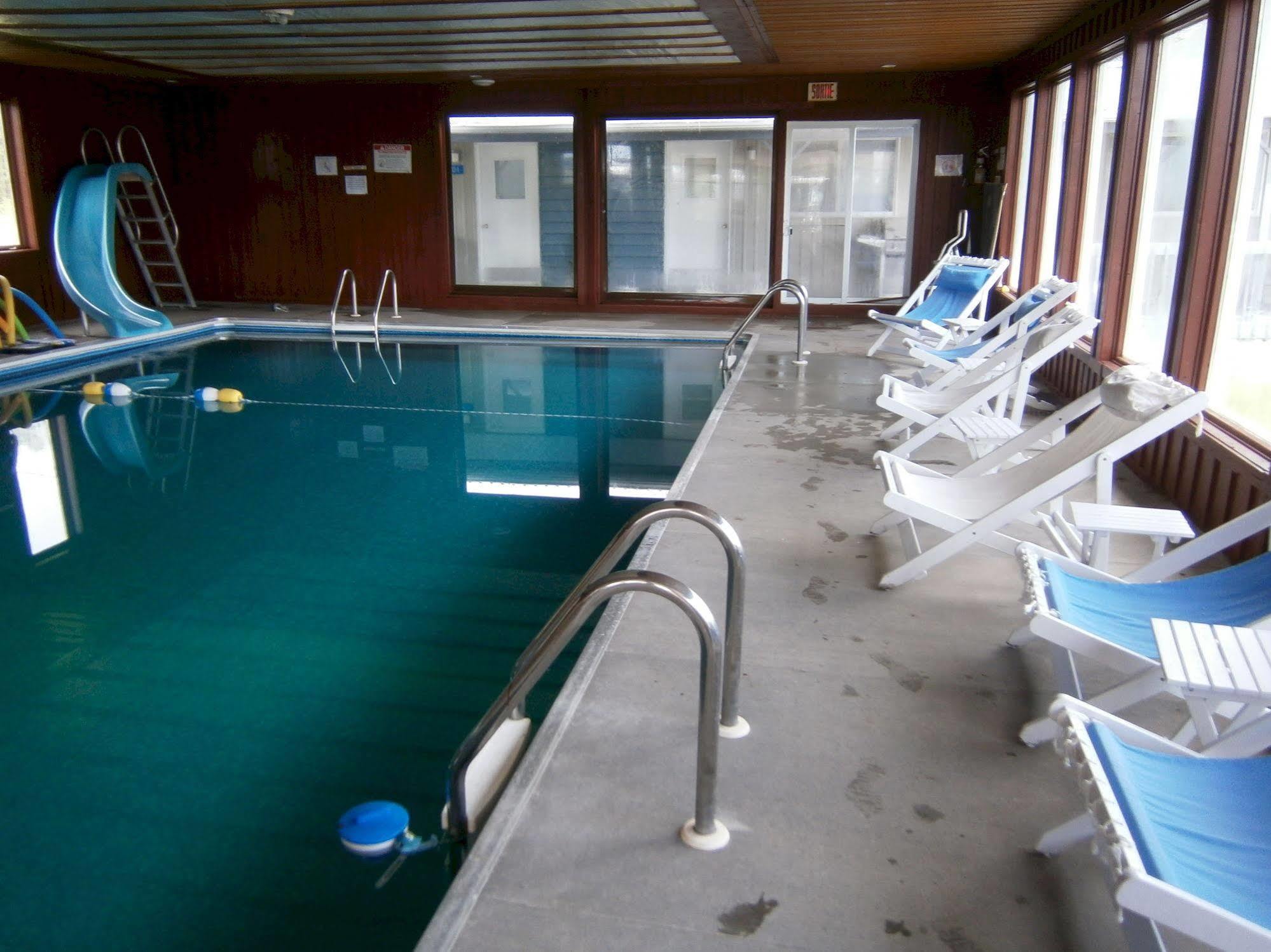 Motel De L'Anse Port-Daniel Bagian luar foto